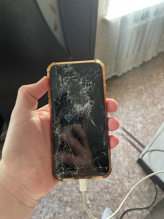 iphone SE бесплатно