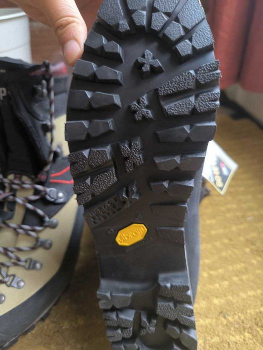 Алпинистки обувки La Sportiva Nepal Trek EVO GTX, чисто нови, номер 43
