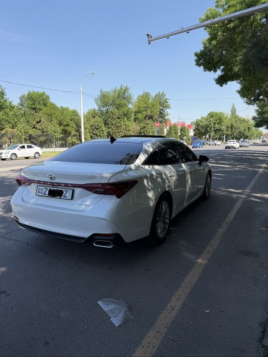 Toyota avalon 2019 yil