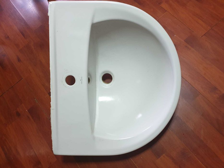 Vand  chiuveta alba CerSanit ( stare foarte bună)