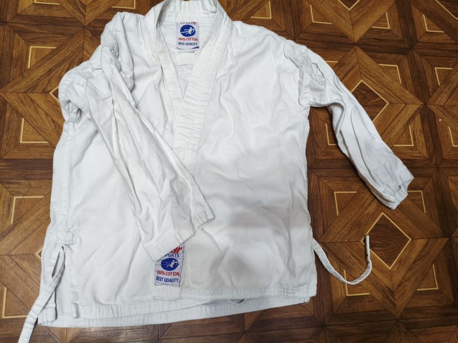 Каратеги. Форма для карате. 130 см