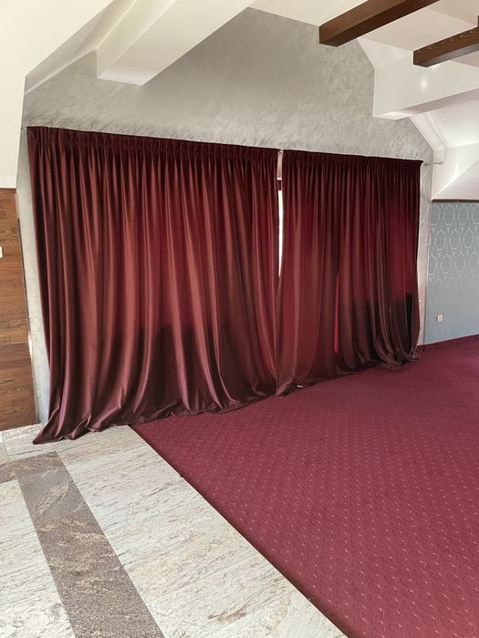 Inchiriez spatii comerciale , atat la parter cat si la etaj .