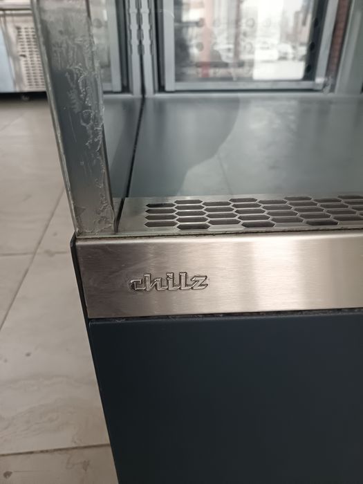 Витринный холодильник