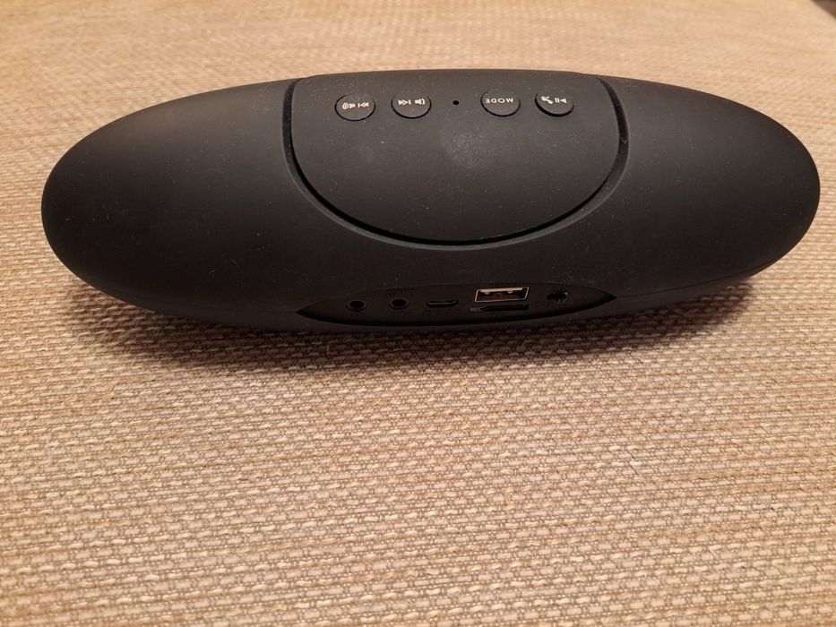 Портативна колонка Diva - BT1230b с FM tuner, черна/червена