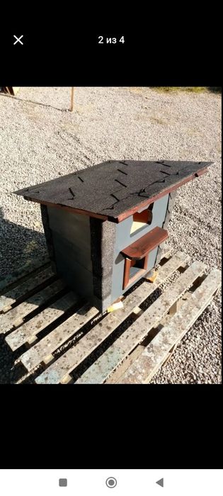 Маленький уютный домик для кошки.