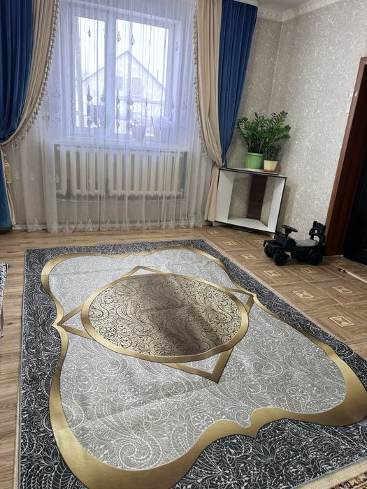 Ковёр новый  200/300. Новый