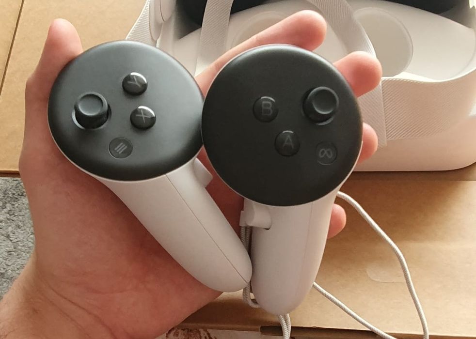 Vând Oculus quest 3s