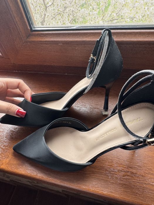 Туфли, черные на каблуках