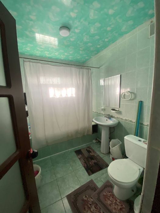 Yunusobod 18- kvartal 3 xona g'ishtli uy srochna sotiladi