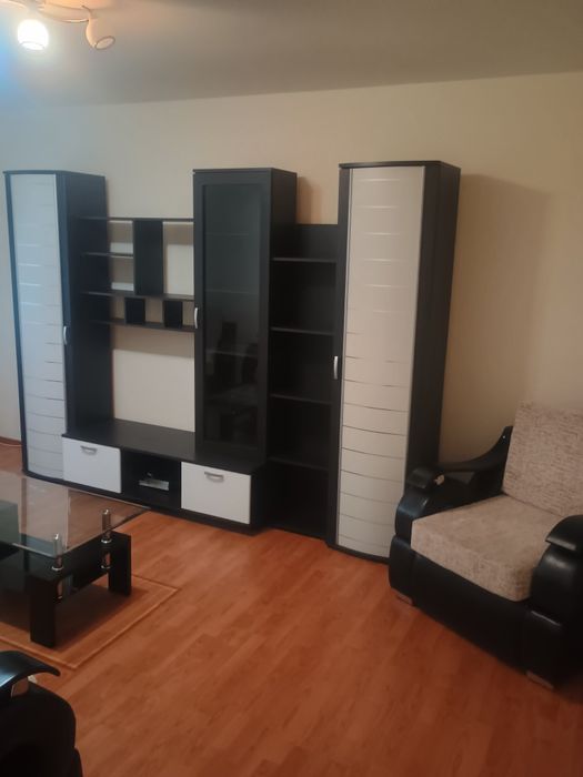 Închiriez apartament cu doua camere