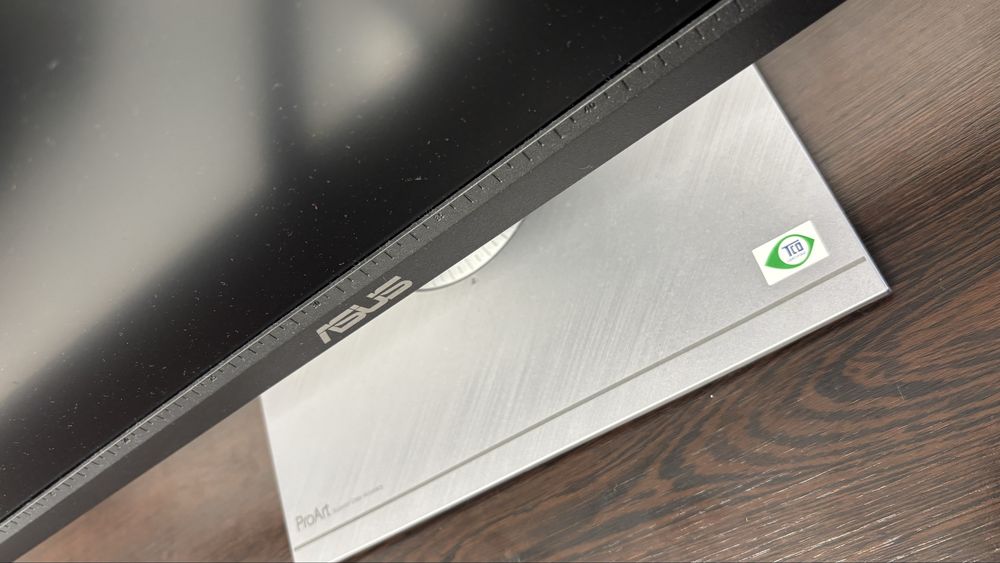 В гаранция Asus  ProArt PA278QV 27 инча IPS