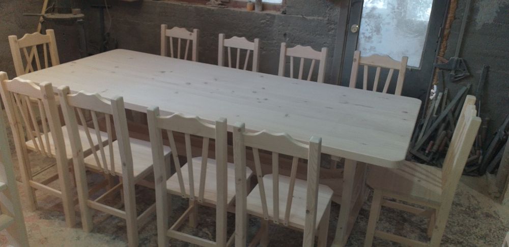 Маси и столове от масив