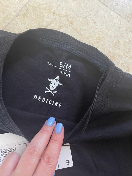 Vând tricou Medicine
