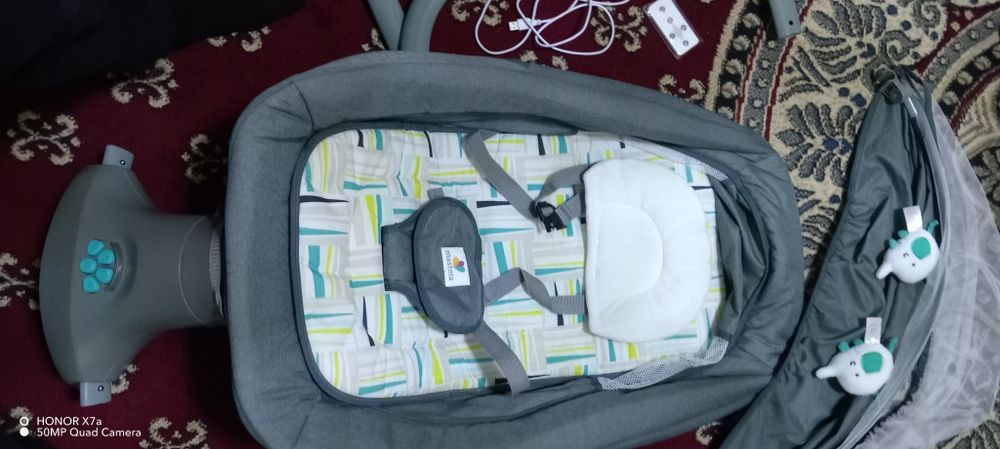 Подаётся детская качалка