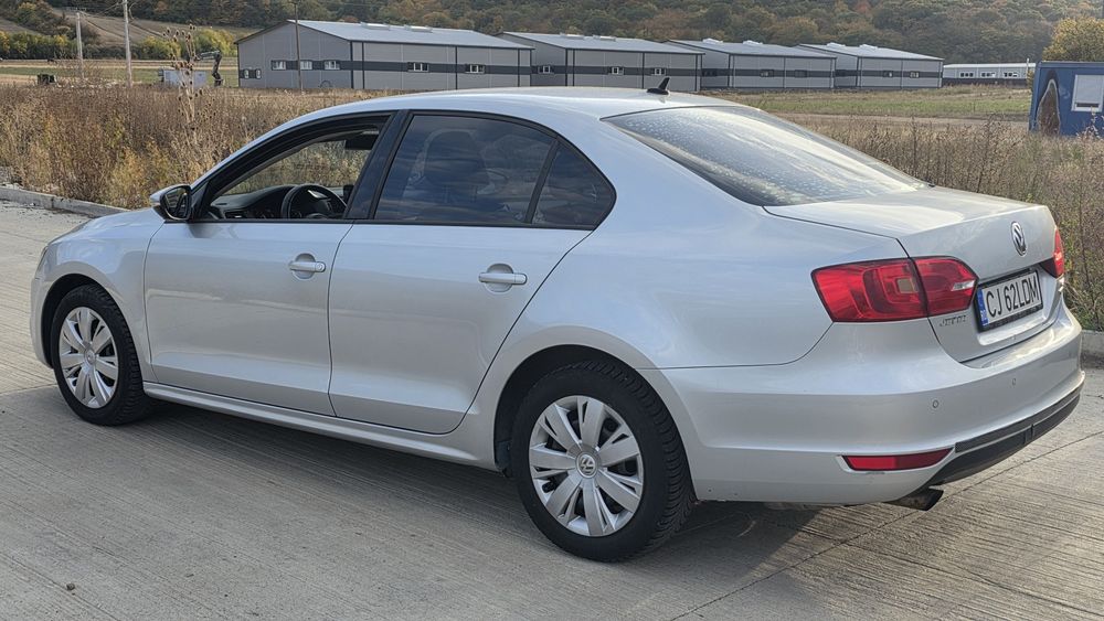 VOLKSWAGEN Jetta 2011 — imagine 2