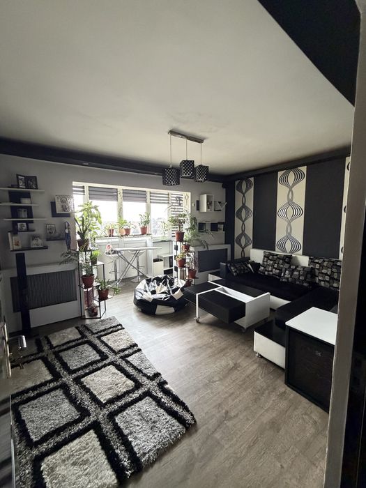 Proprietar vand apartament 3 camere - zona Judetean