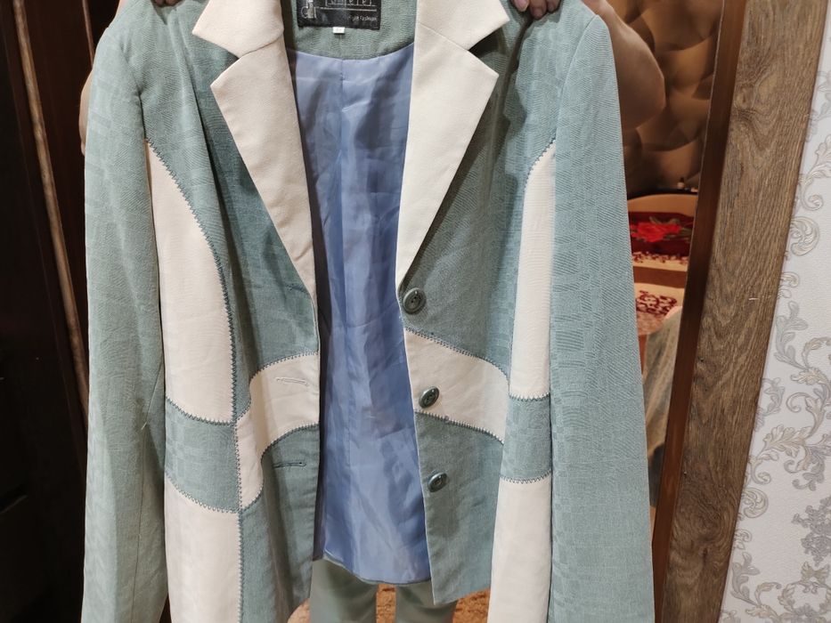 Костюм в отличном состоянии.