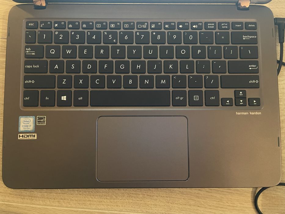 Laptop ASUS Touchscreen i7 / 8GB RAM