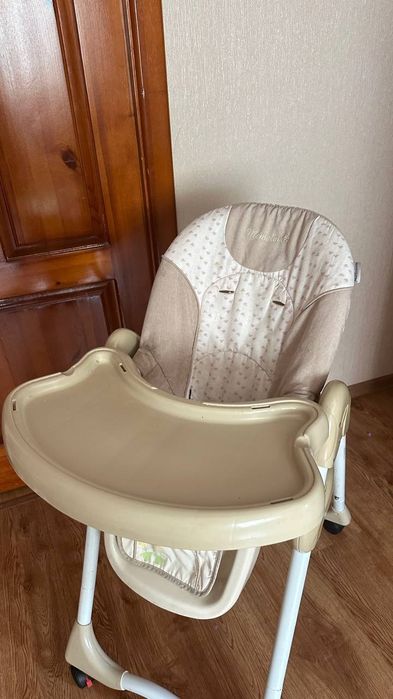 Продам отличный стульчик,столик для кормления