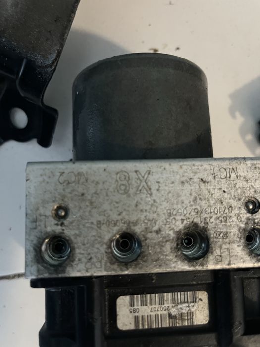 Авс блок на Камри 40.