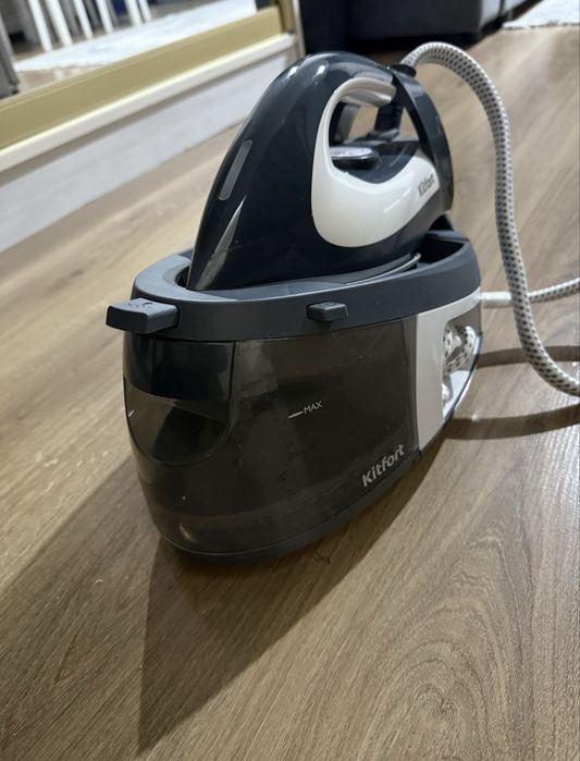 Продам Утюг с парогенератором Kitfort