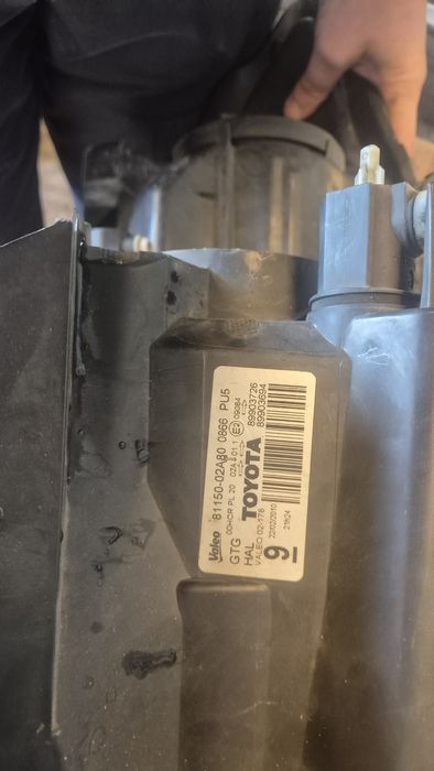 Оригинален Ляв Фар за Тойота Аурис 2007- 2012г