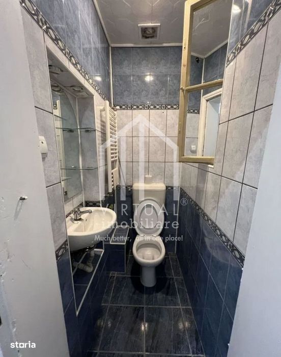 Casa formata din 2 apartamente, 2 garaje,  3 bai - zona Trei Stejari
