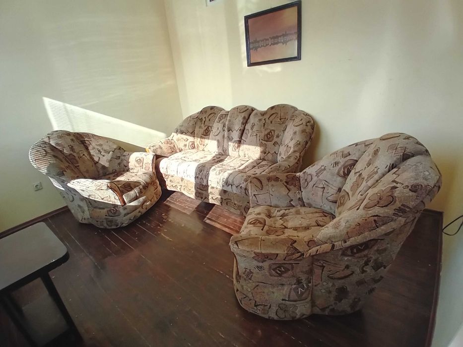 Комплект диван с два футьойла