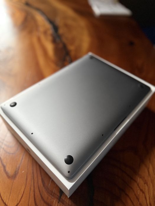 Macbook Air, 13 inch, 2020, Space Gray, 1.1 Ghz, RAM 8GB, SSD 512GB