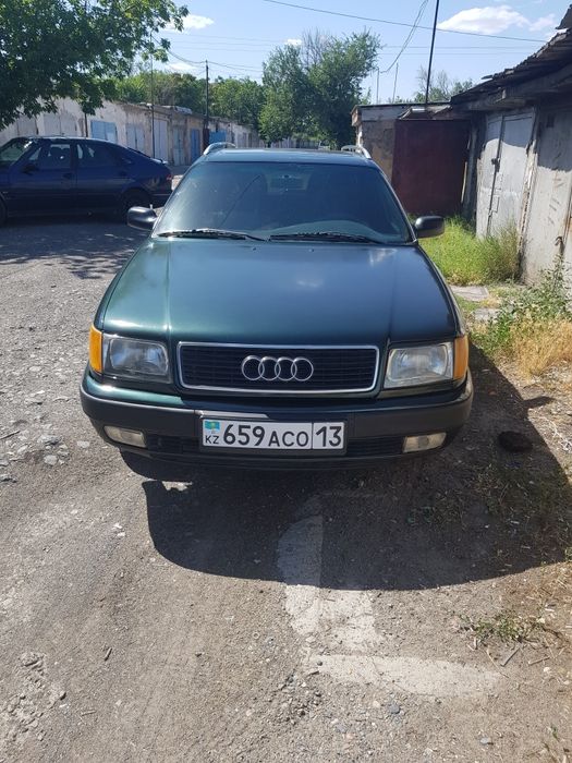 Продам машину Аudi S4 1992г