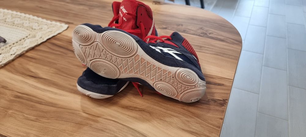 Борцовки ASICS - 39 номер