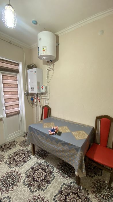 Qarshi cityda kop qavatli uydagi xonadon sotiladi.