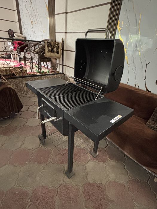 Продам грильницу Char-Broil Performance Charcoal Grill 2600.