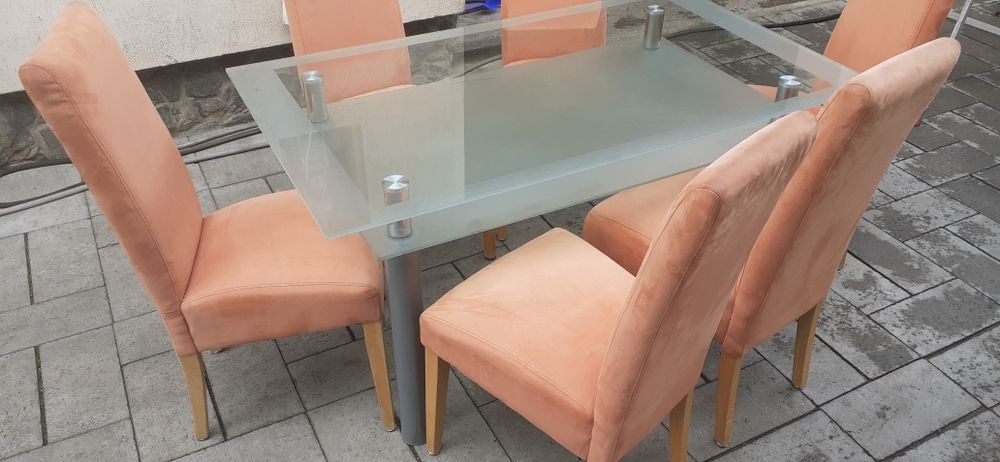 Masa și scaune de vinzare