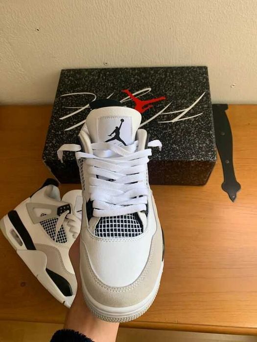 Jordan 4 Retro Military Black EU.40-44