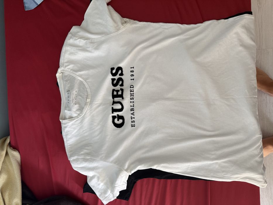 Бяла Guess тениска