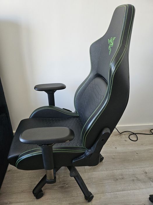 URGENT - Scaun Gaming Razer Iskur