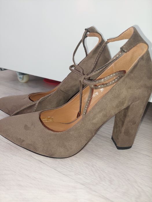 Продам туфли новые