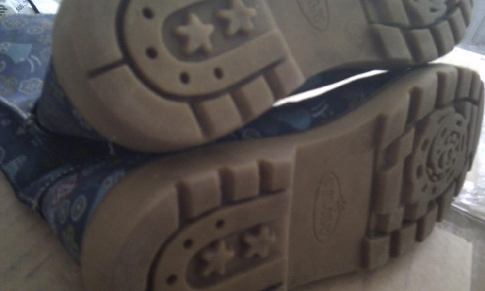 Ghete copii marca  " Olly "