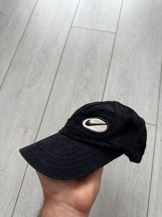 Șapcă Nike vintage și șapcă jack wolfskin