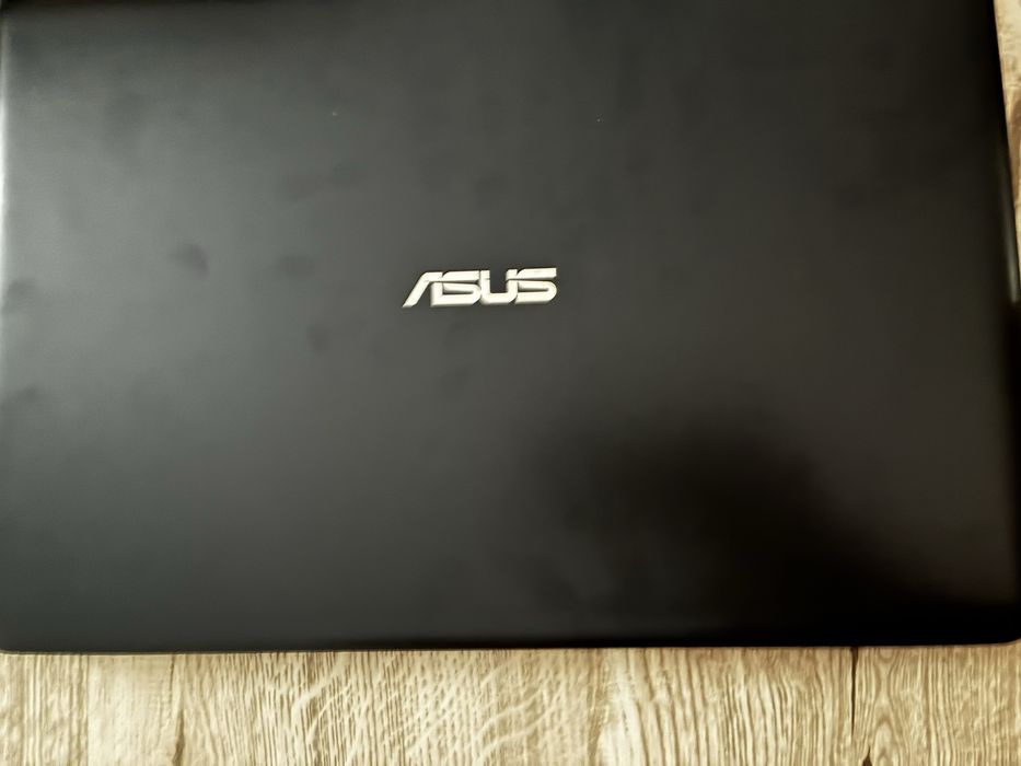 Laptop asus , state fosrte buna