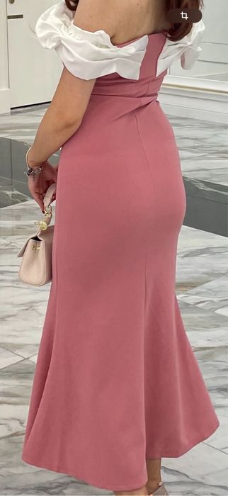 Платье рыбка с открытым декольте