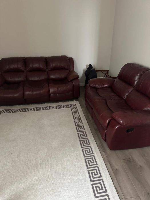 Кожаные раскладные диваны в отличном состоянии