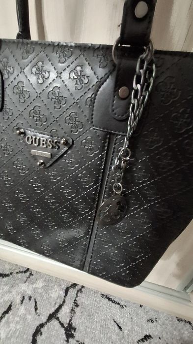 Geanta Guess eleganta