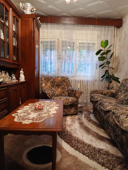Mobilier sufragerie si canapea