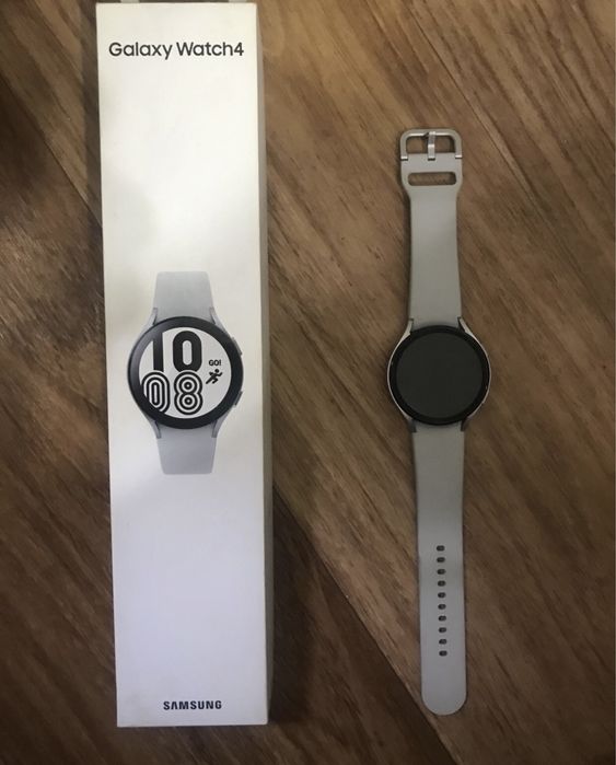 Часы samsung watch 4