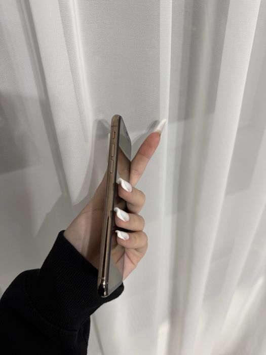 Vând Iphone XS Gold 64 GB