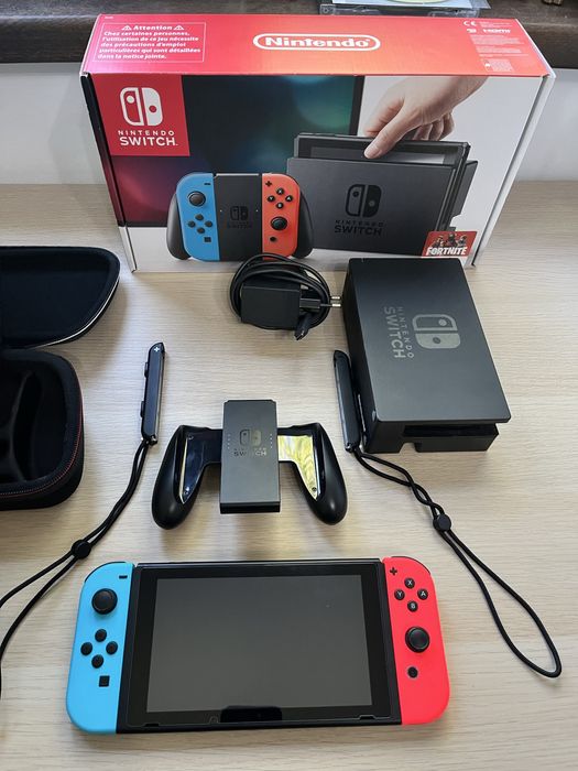 Vând Nintendo Switch
