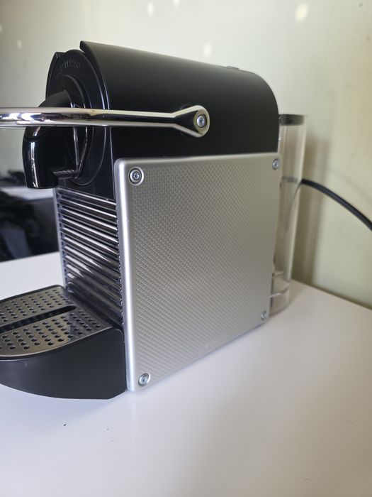 Nespresso Pixie кафемашина
