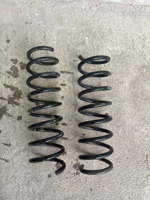 Продается пружина БМВ задний.